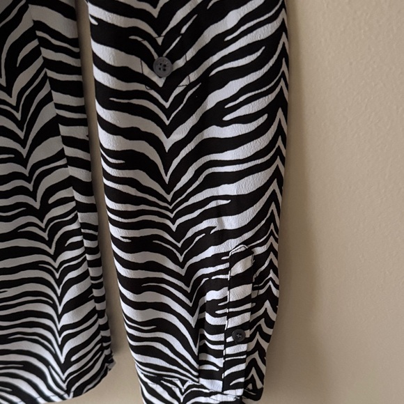 Talbots Black & White Zebra-Print button down blouse - Picture 7 of 9